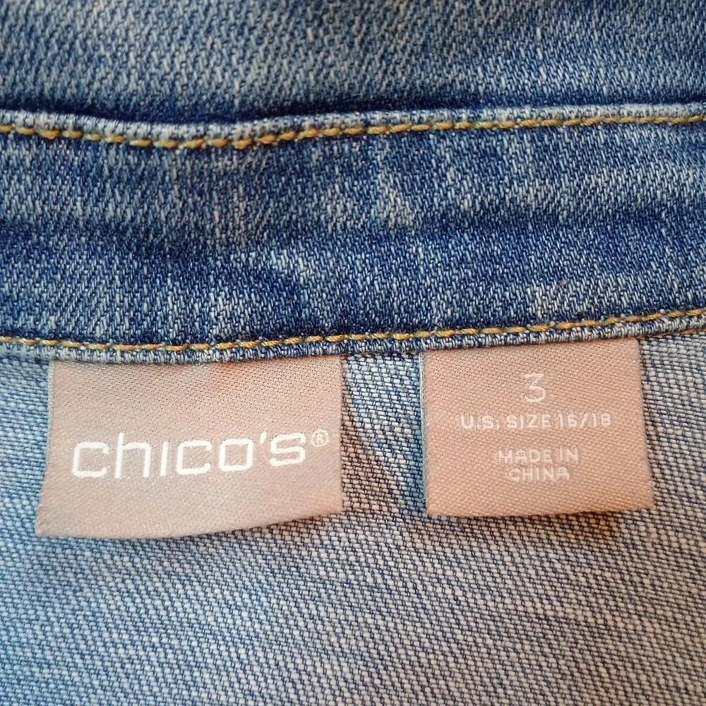 Chicos Denim Jean Trucker Jacket Womens Plus Sz 3 Blue Distressed Cotton Stretch
